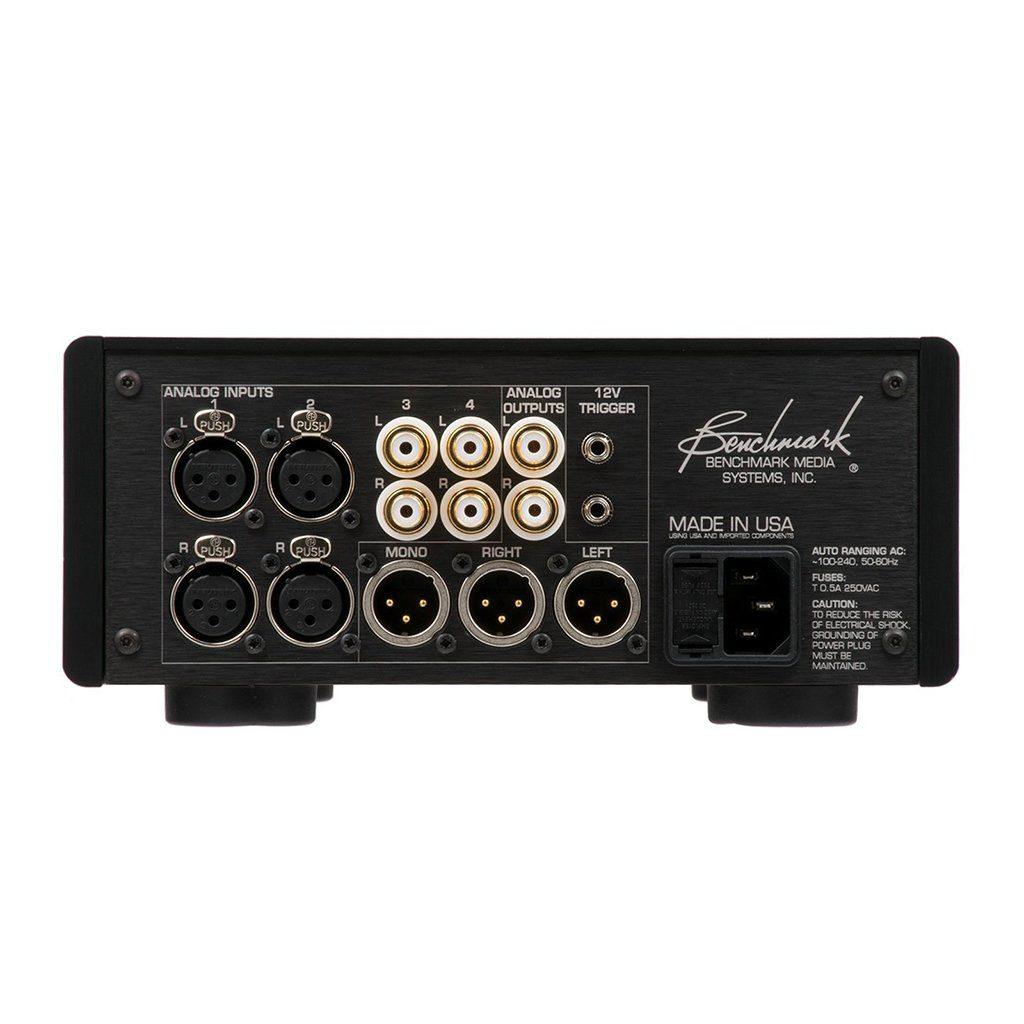 Benchmark HPA4 Desktop Headphone Amplifier (SILVER) - Image 3
