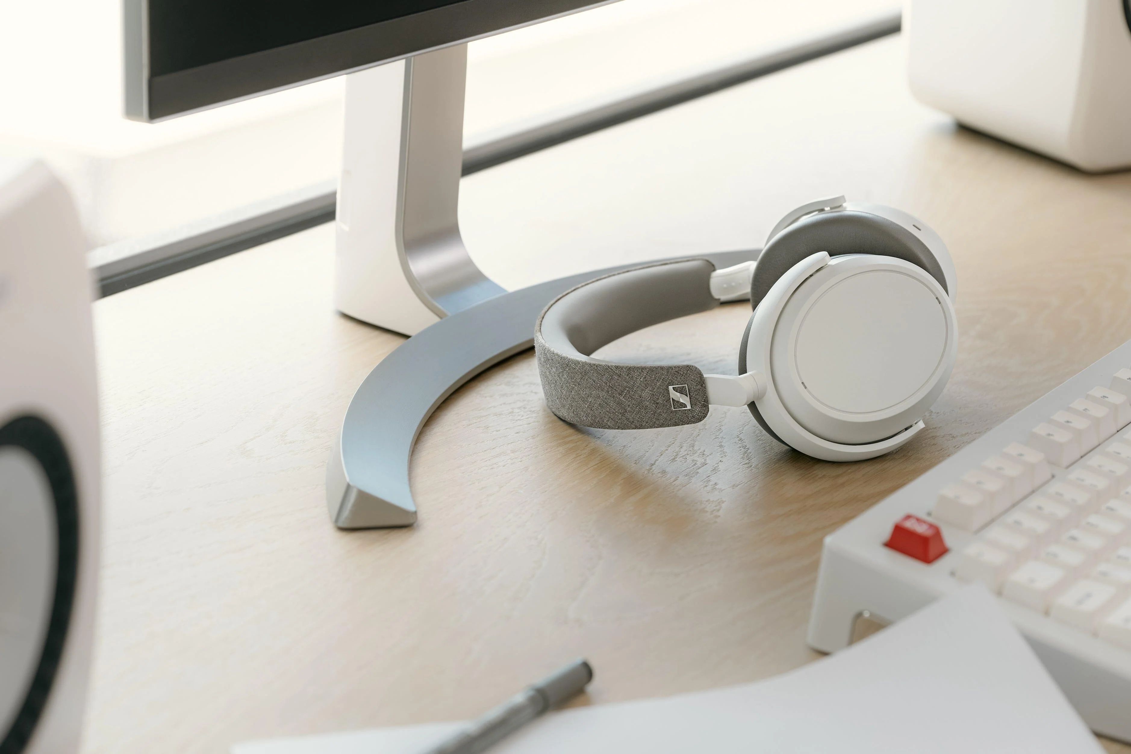 Sennheiser Momentum 4 Headphones - Image 13